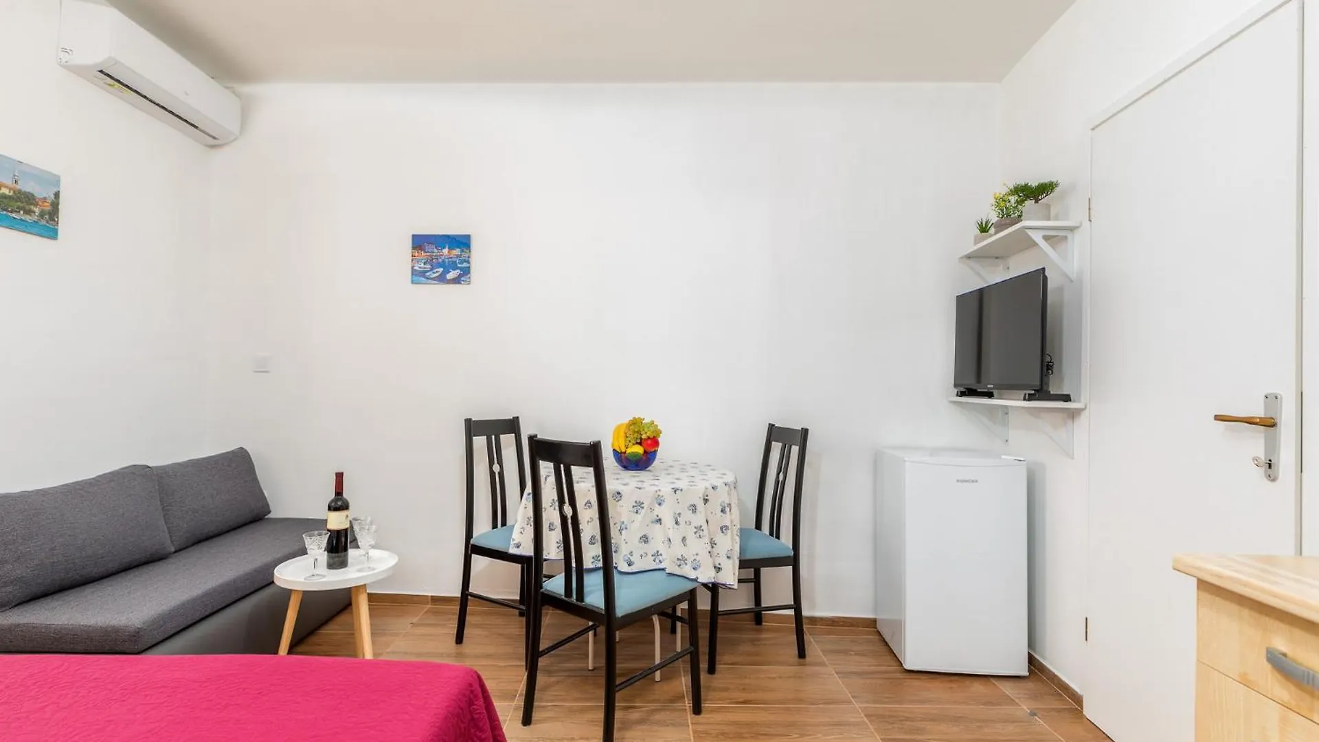 Studio Apartment Luciano In A Quiet Location With Parking And A Yard Fazana Croatia
