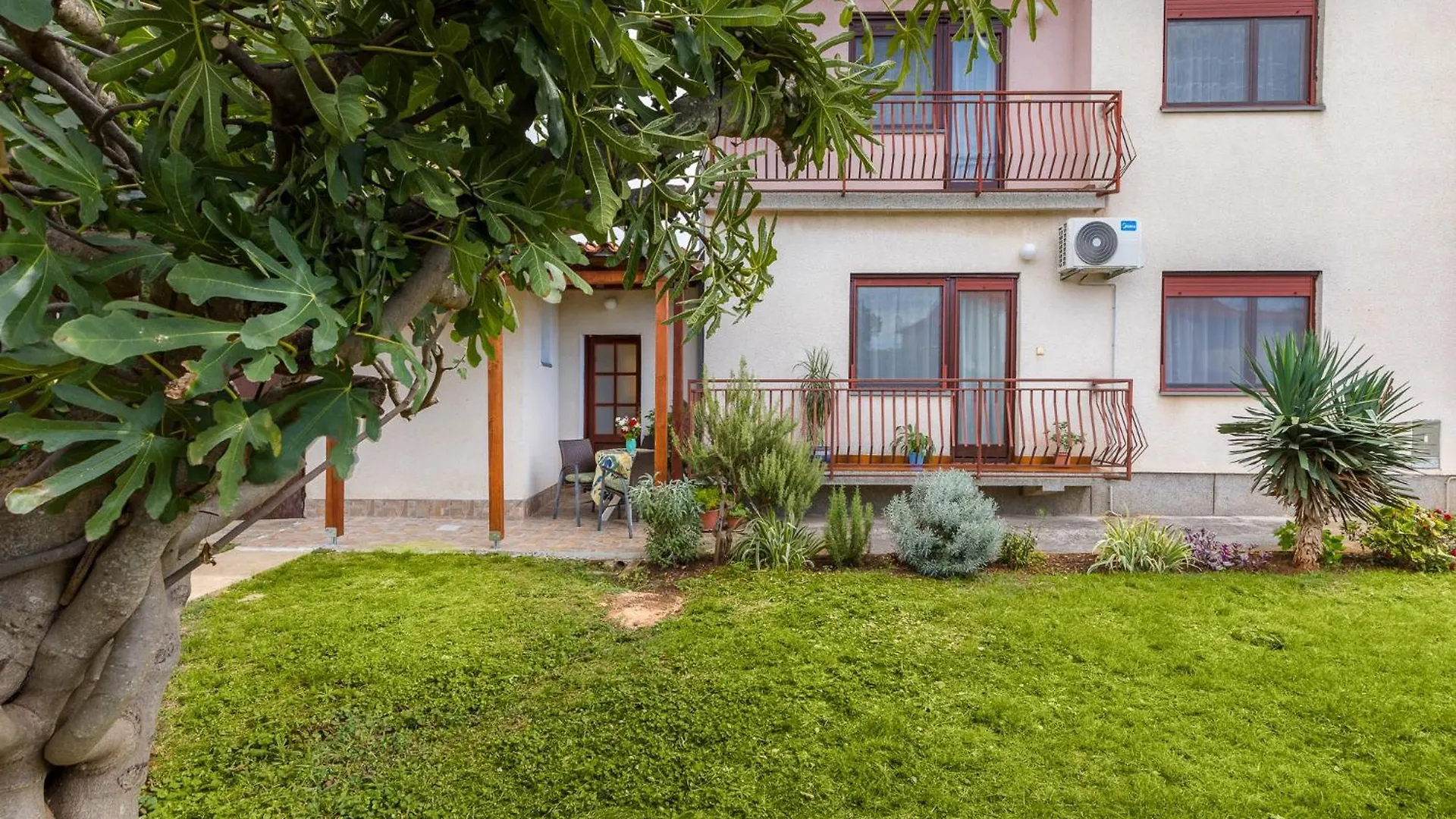 Studio Apartment Luciano In A Quiet Location With Parking And A Yard Fazana